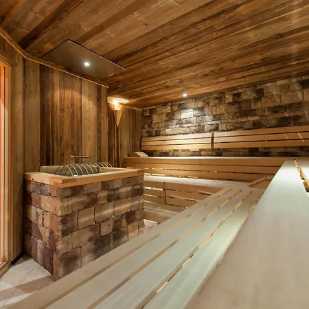 Superior Edelweiss Hotel 4*