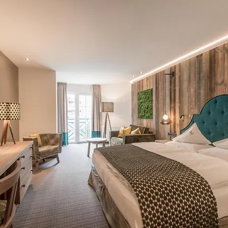 Hotel Superior Edelweiss 4*